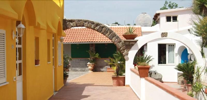 Hotel Punto Azzurro Forio  Екстер'єр фото